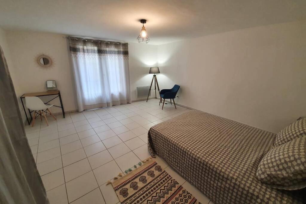 Historical Center Of Pezenas Apartment Luaran gambar