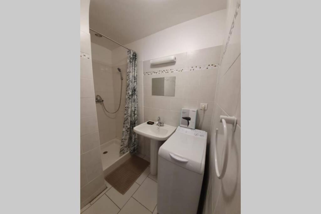 Historical Center Of Pezenas Apartment Luaran gambar