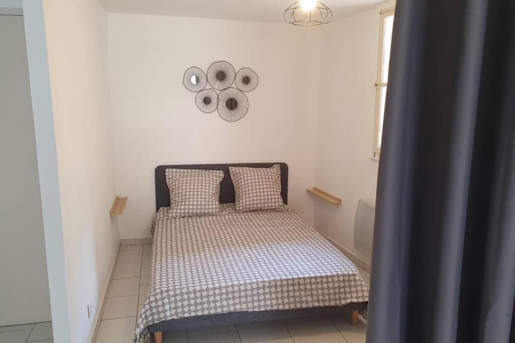 Historical Center Of Pezenas Apartment Luaran gambar