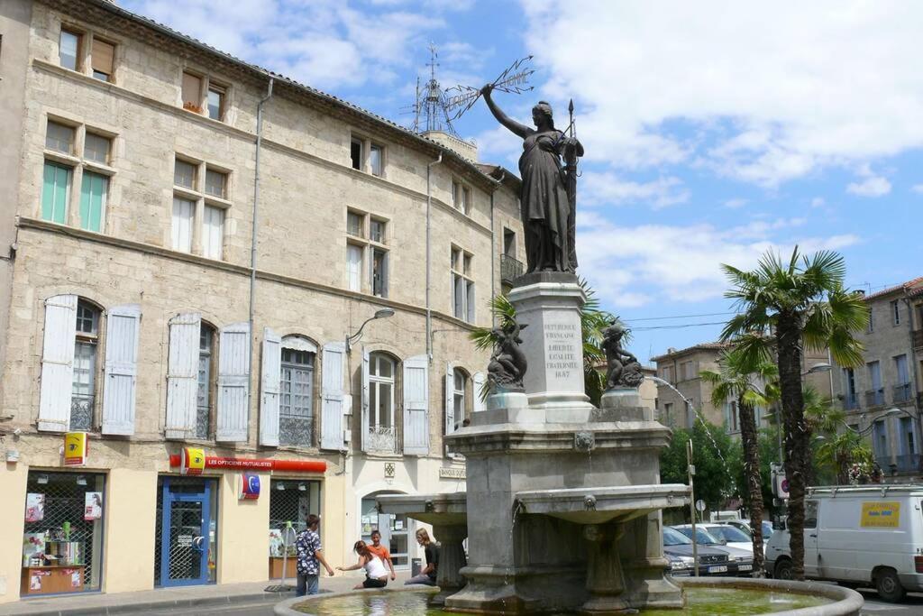 Historical Center Of Pezenas Apartment Luaran gambar