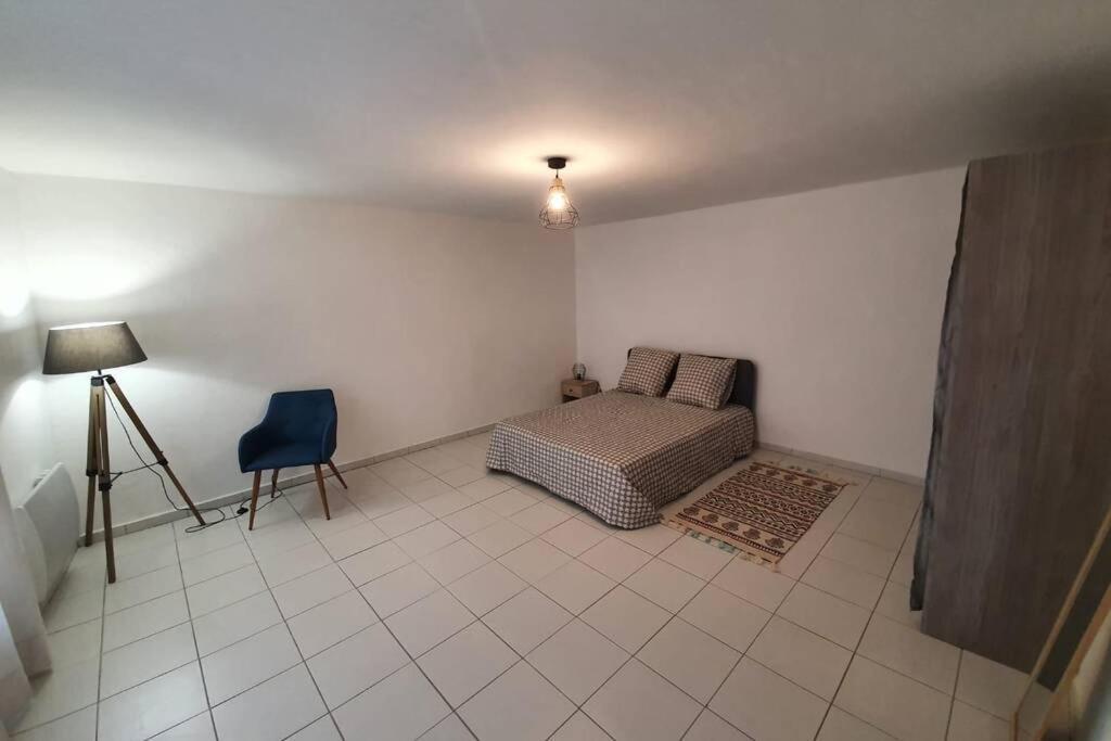 Historical Center Of Pezenas Apartment Luaran gambar